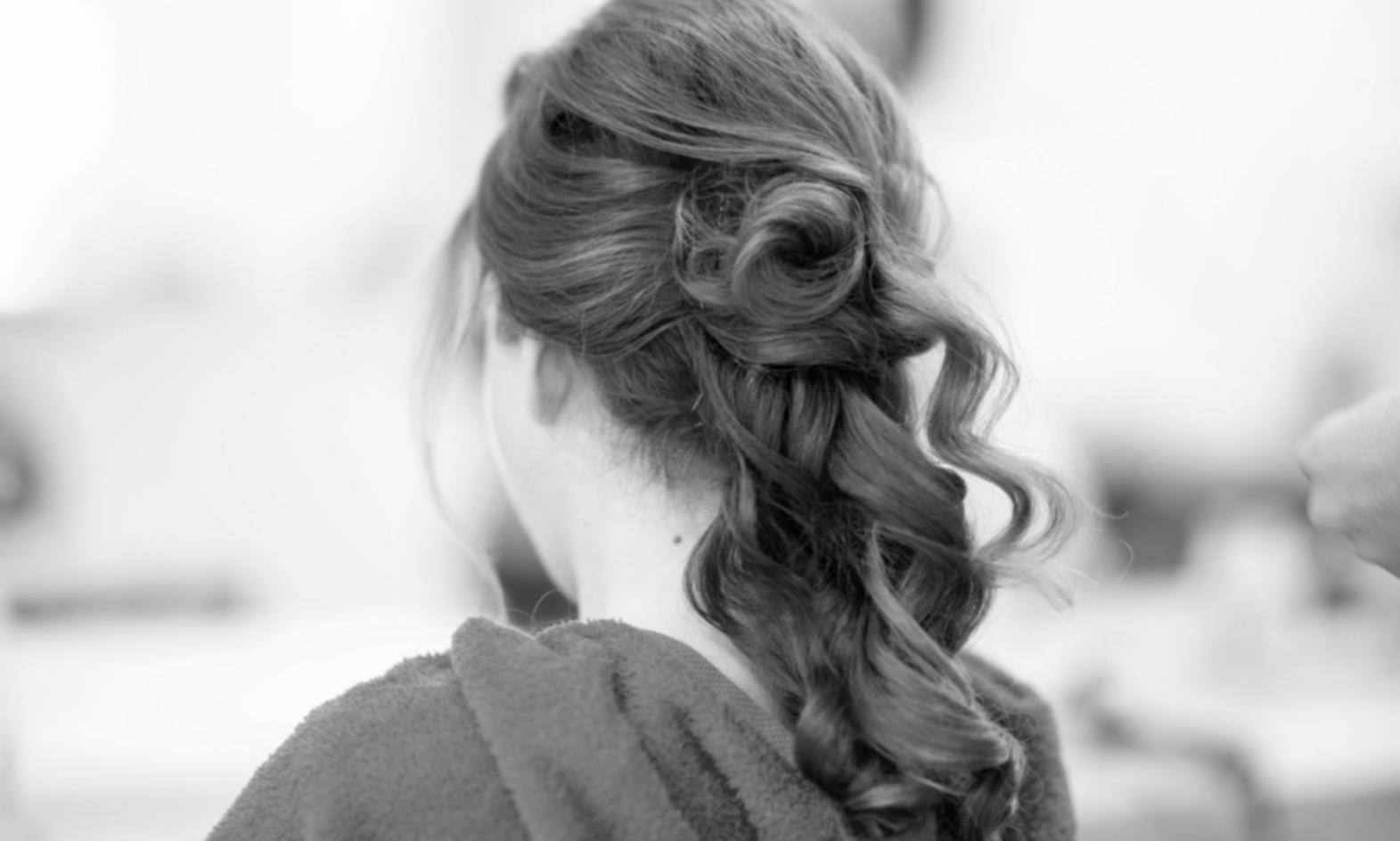 Formation professionnelle en coiffure avec outils modernes